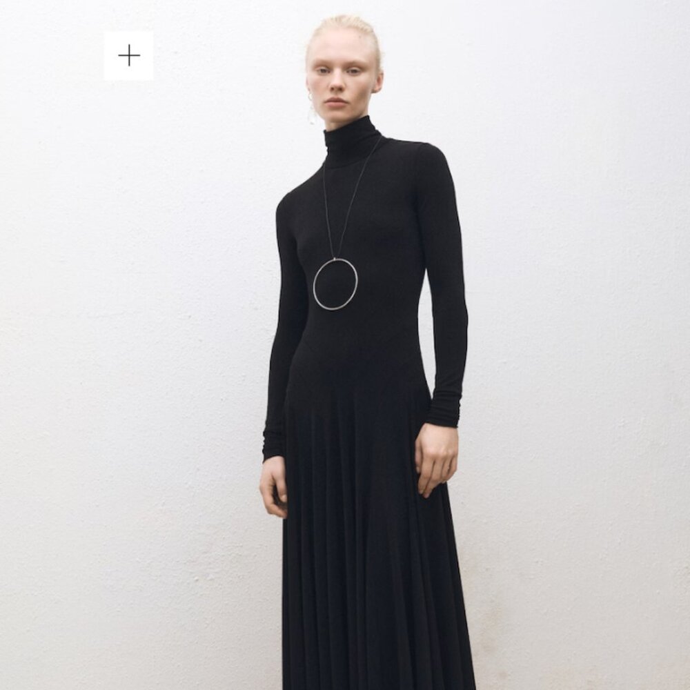 MANGO Selection  Turtleneck flared knitted dress Size 8-L